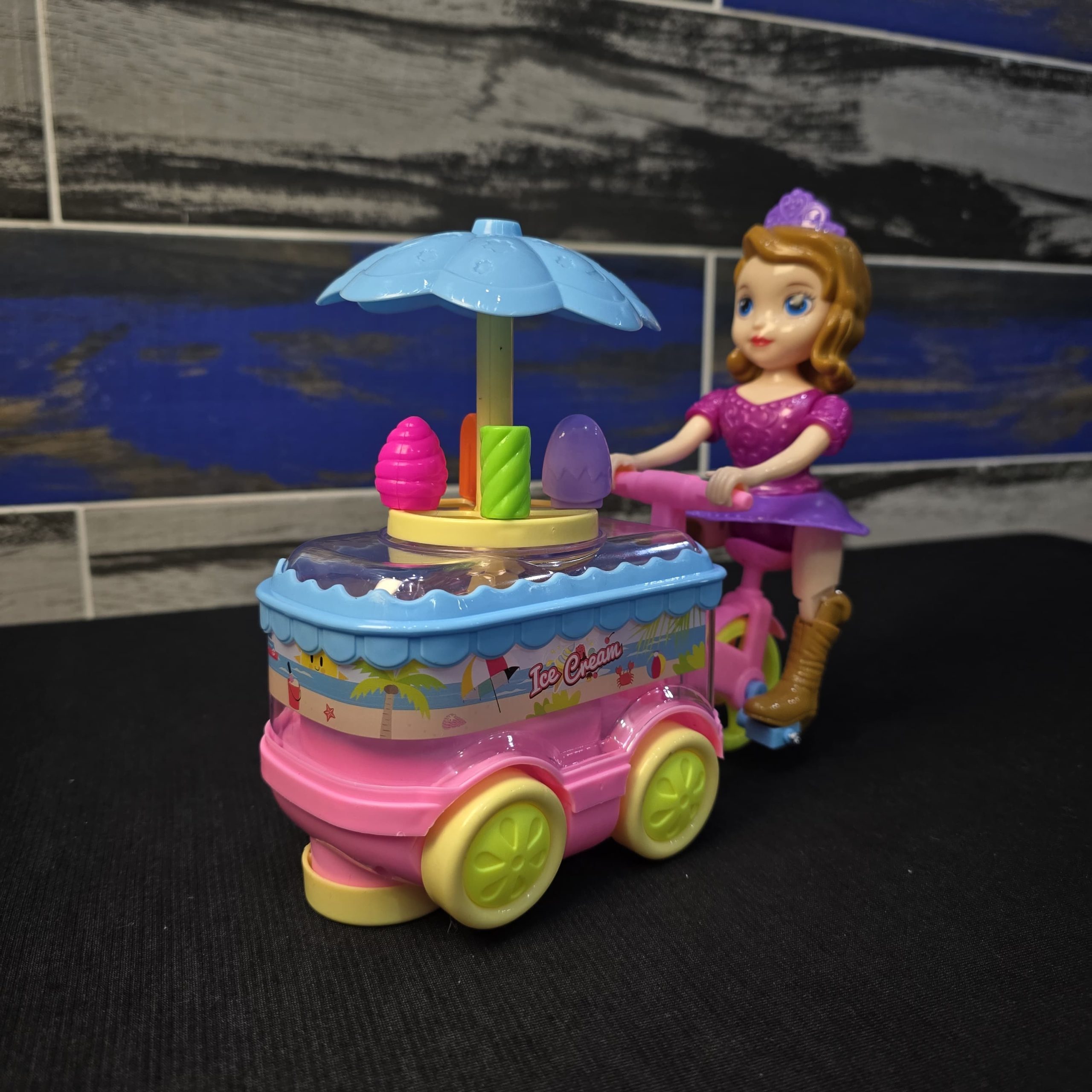 Fashion Girl: Ice Cream Cart - Image 3