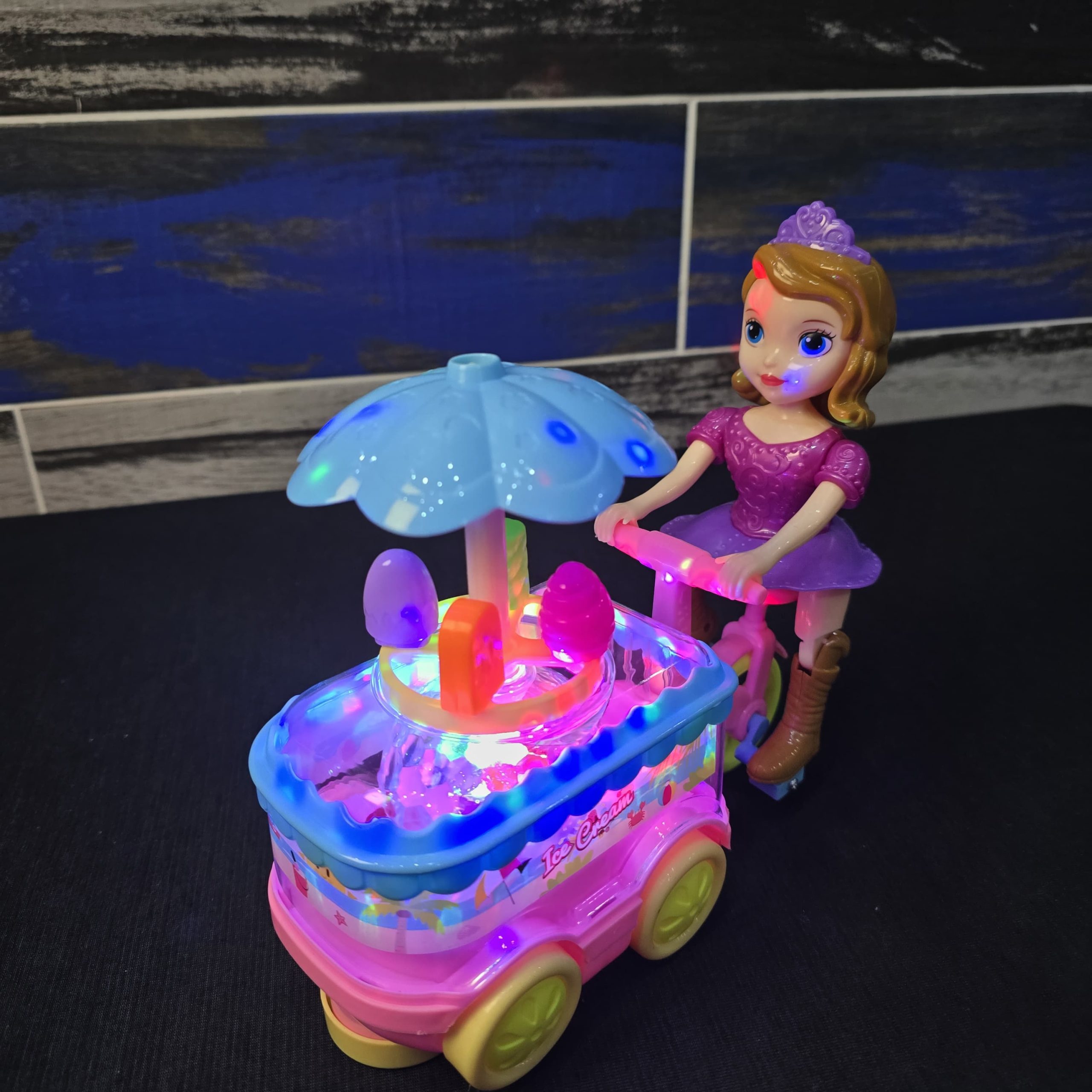 Fashion Girl: Ice Cream Cart - Image 2