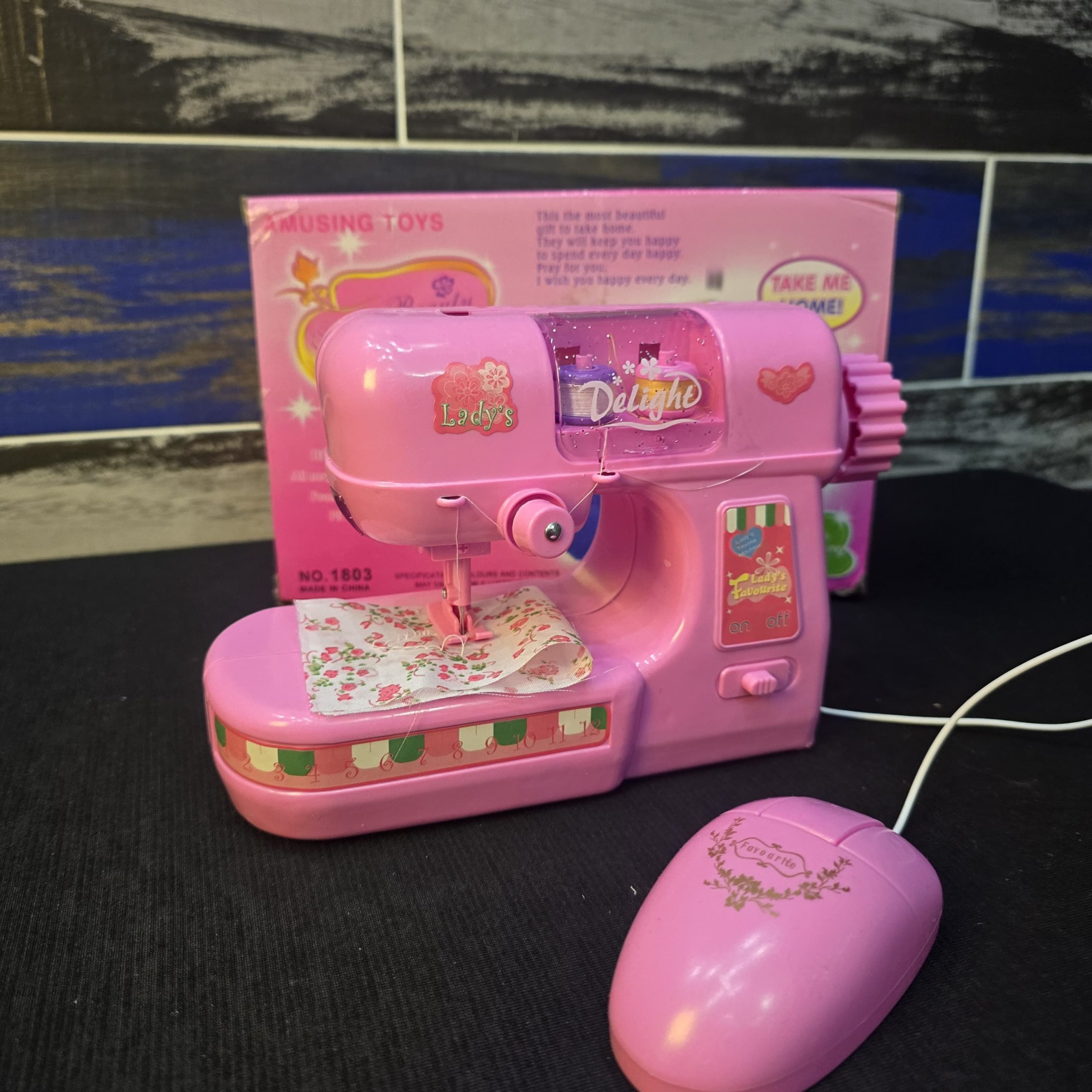 toy sewing machine - Image 2