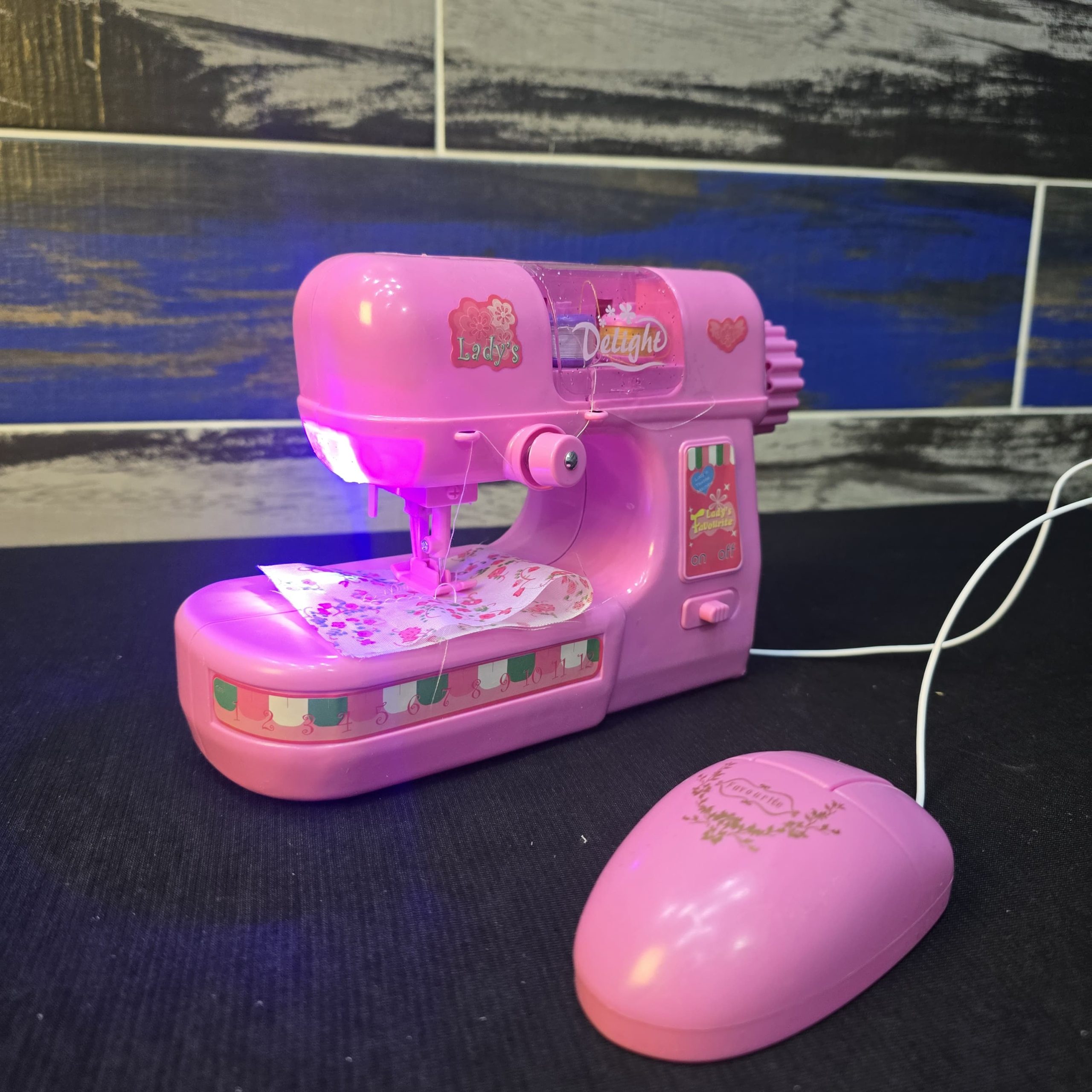 toy sewing machine - Image 3