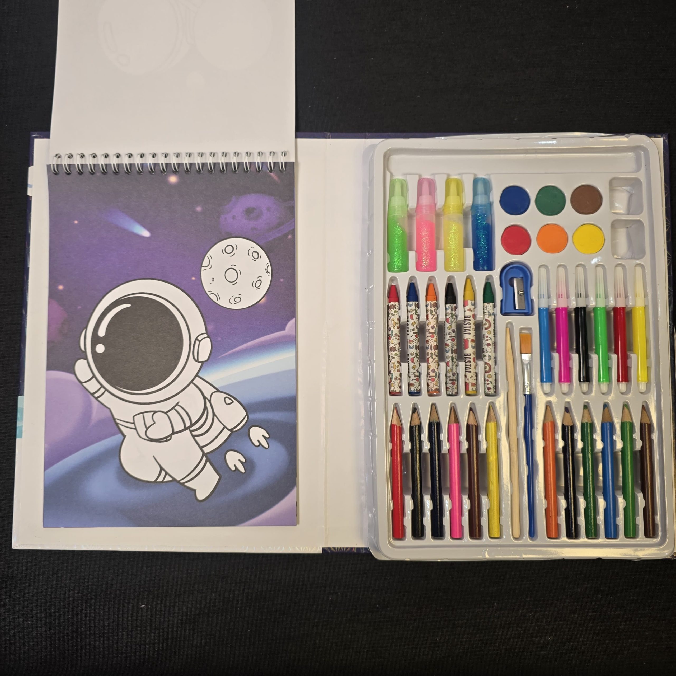 "I am a little painter" activity books! - Image 7