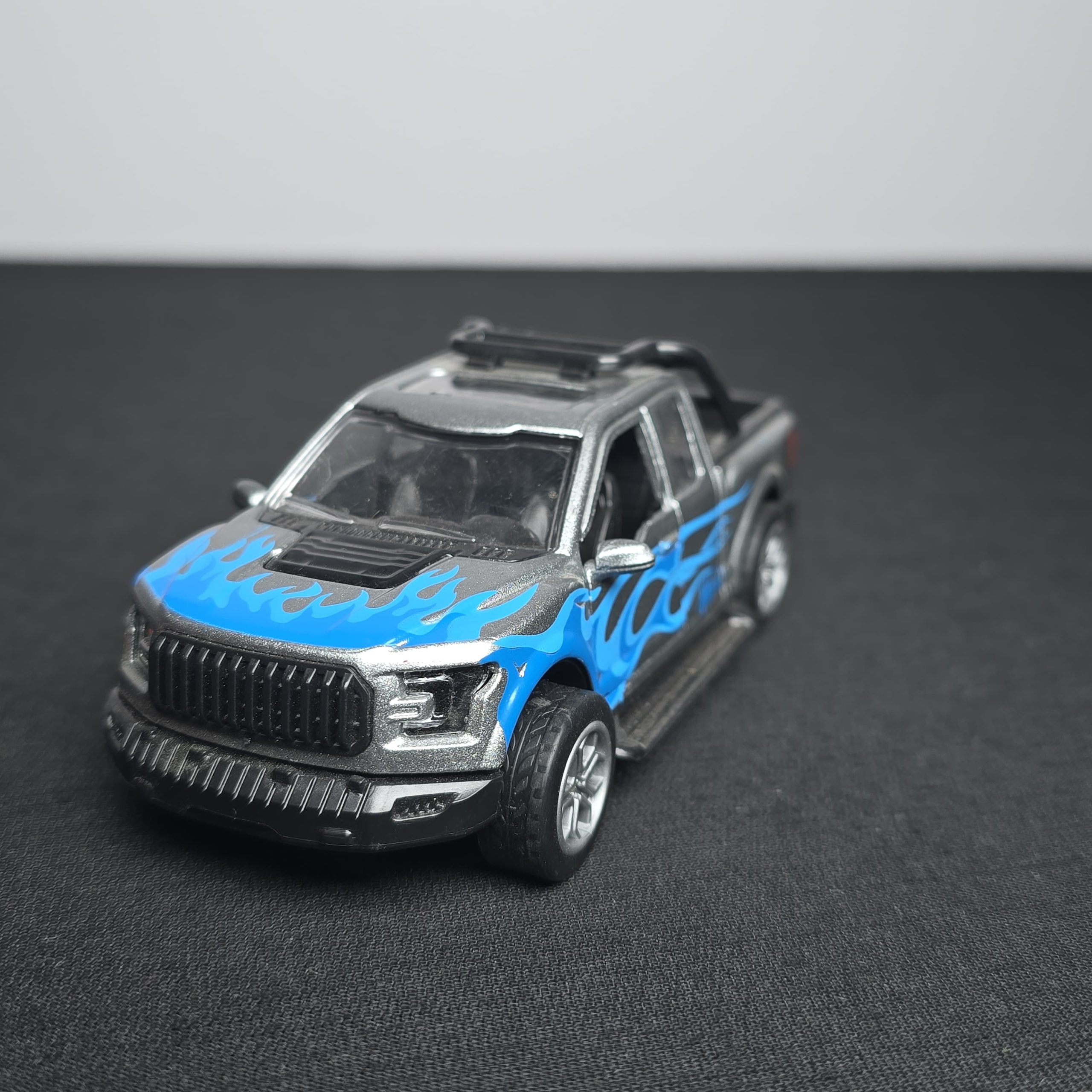 Ford F-150 Raptor. - Image 4
