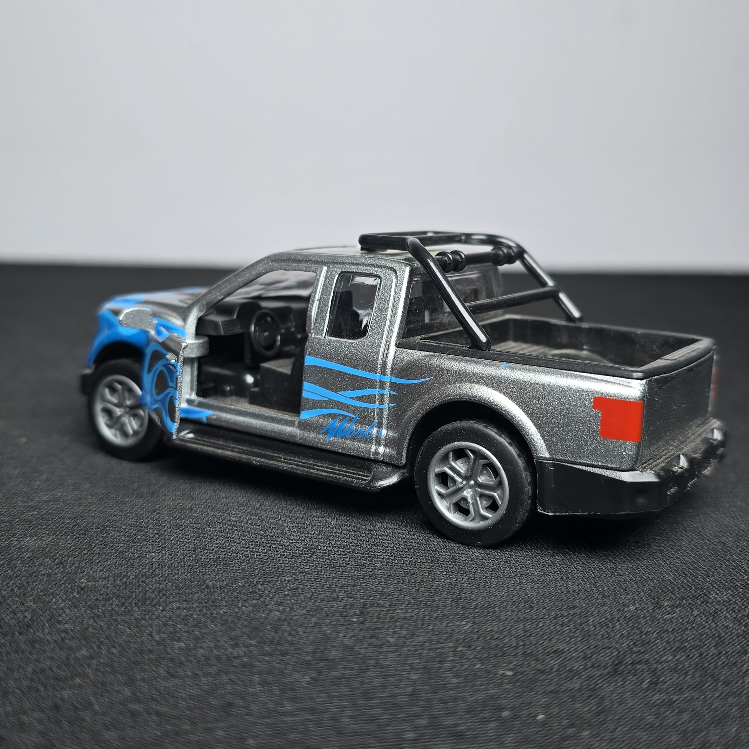 Ford F-150 Raptor. - Image 6