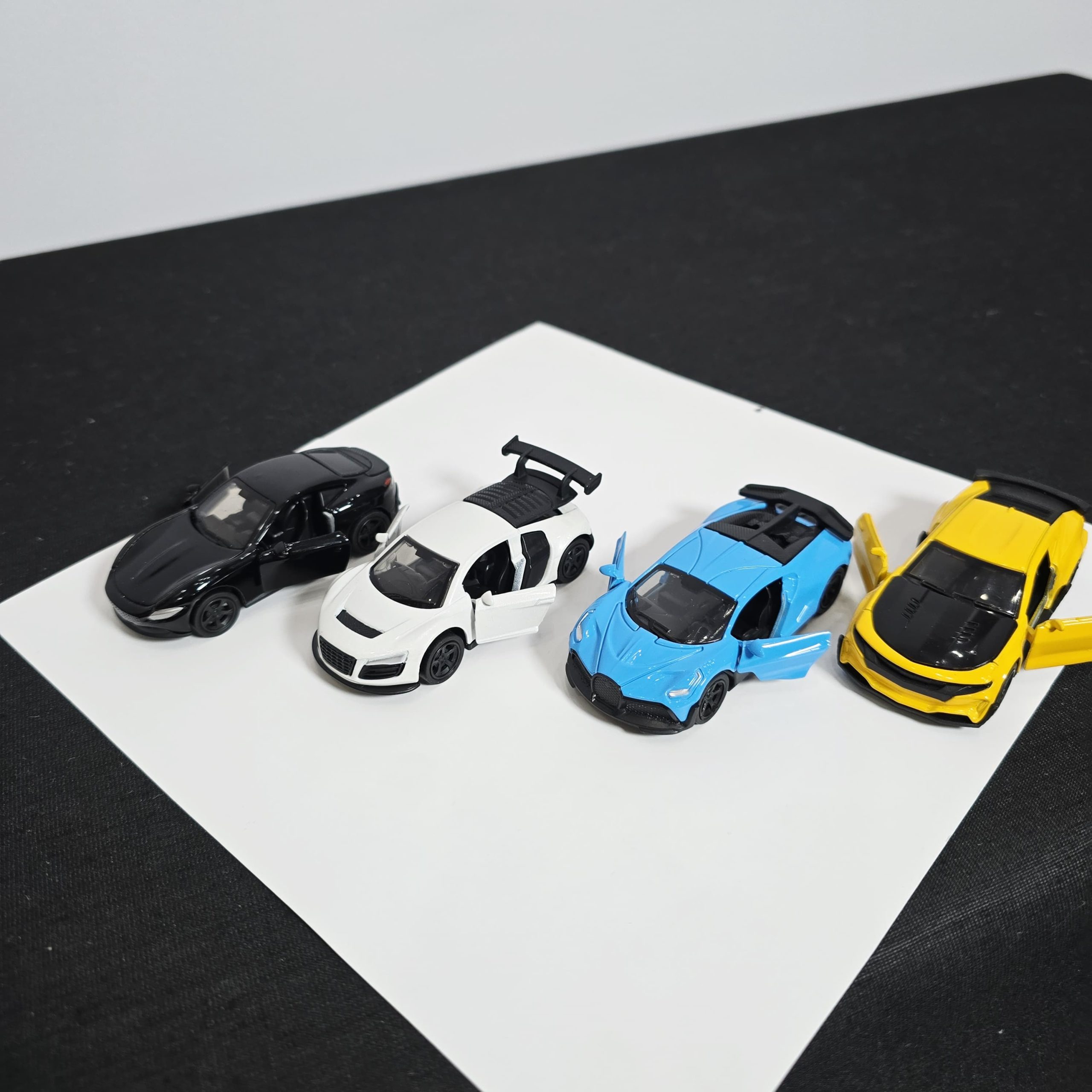 Premium 1:64 Scale Die-Cast Race Car Model - Image 2