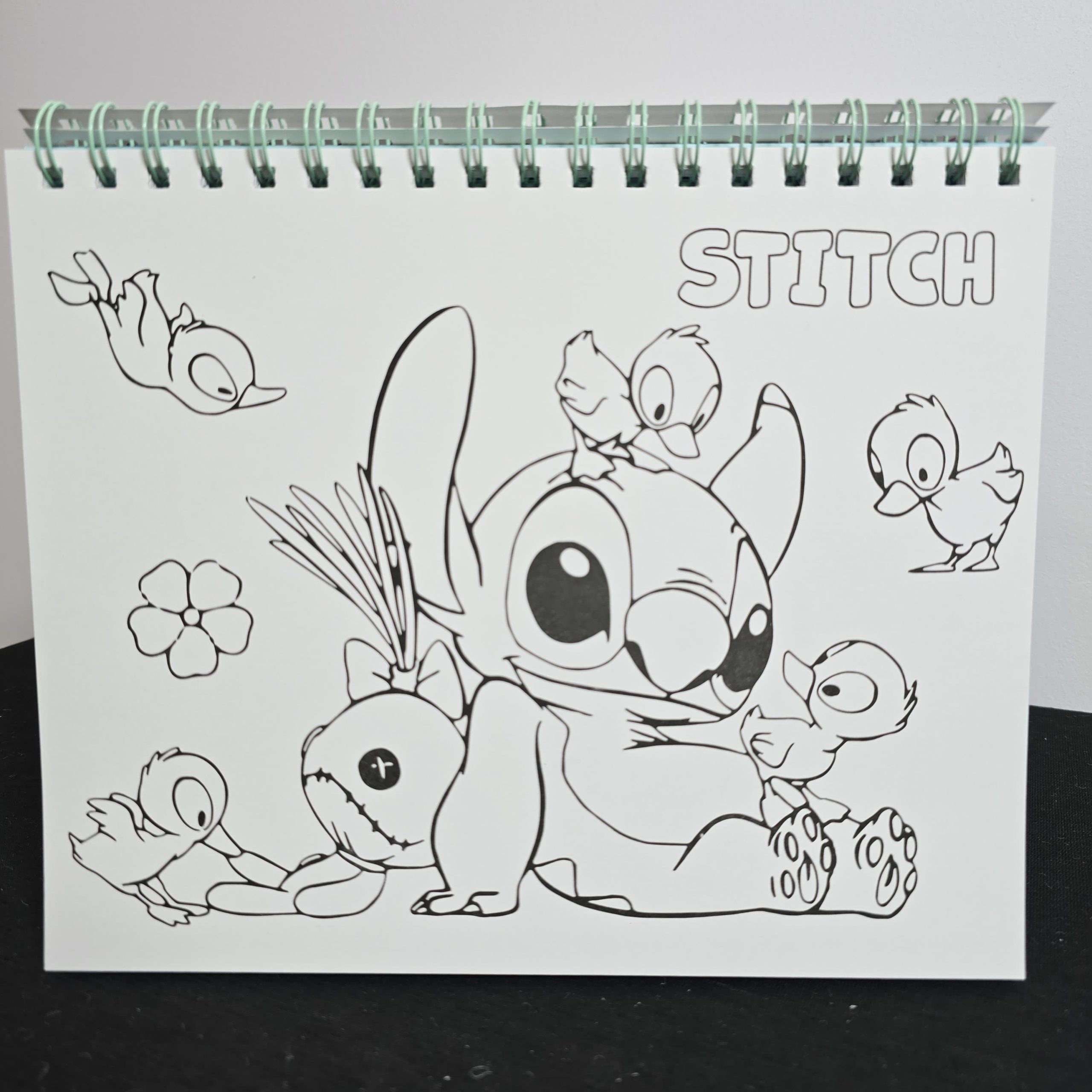 Tropical Adventure: Stitch Deluxe Colouring Book - Image 3