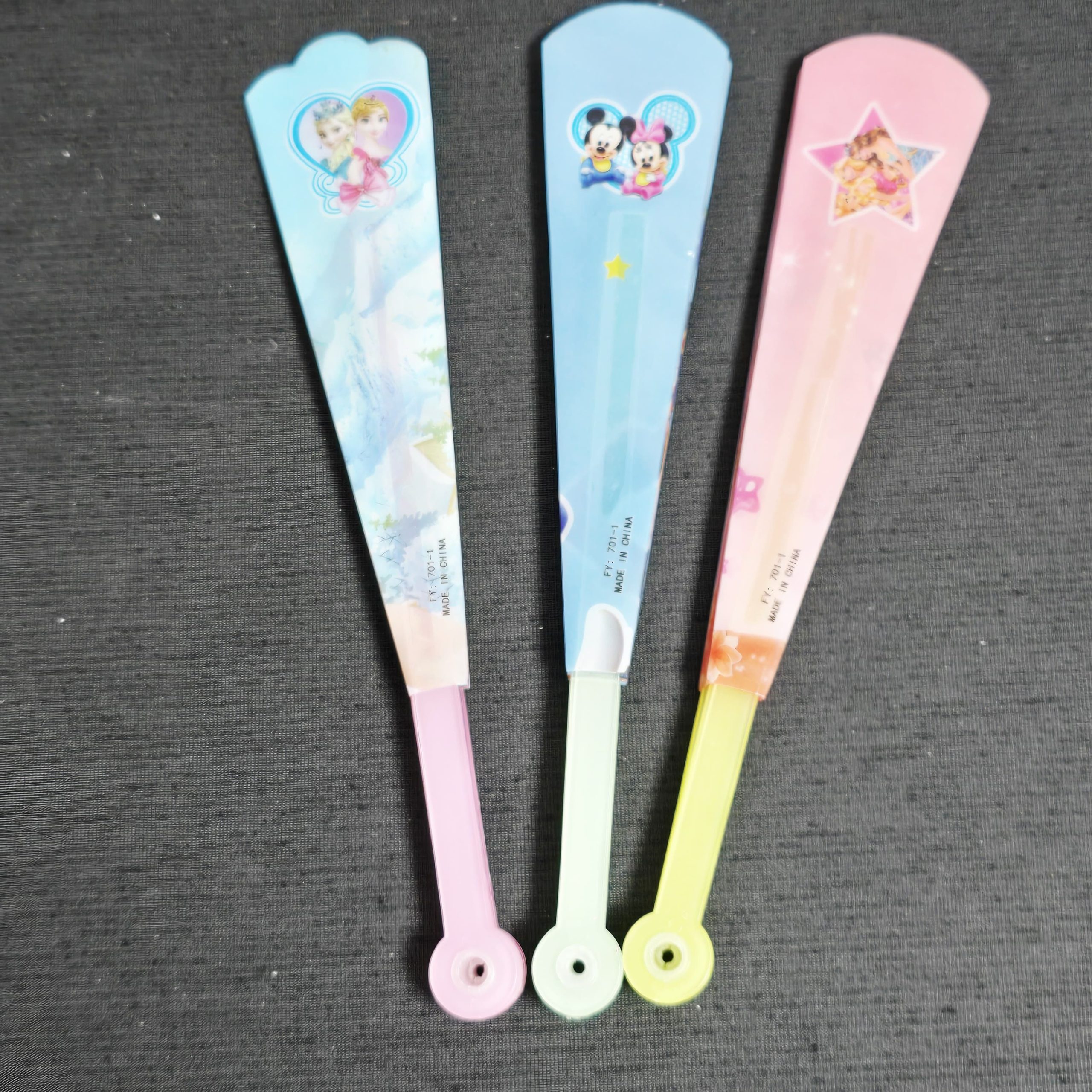 Animated Character Folding Fans – Compact & Portable Summer Accessory - Image 3