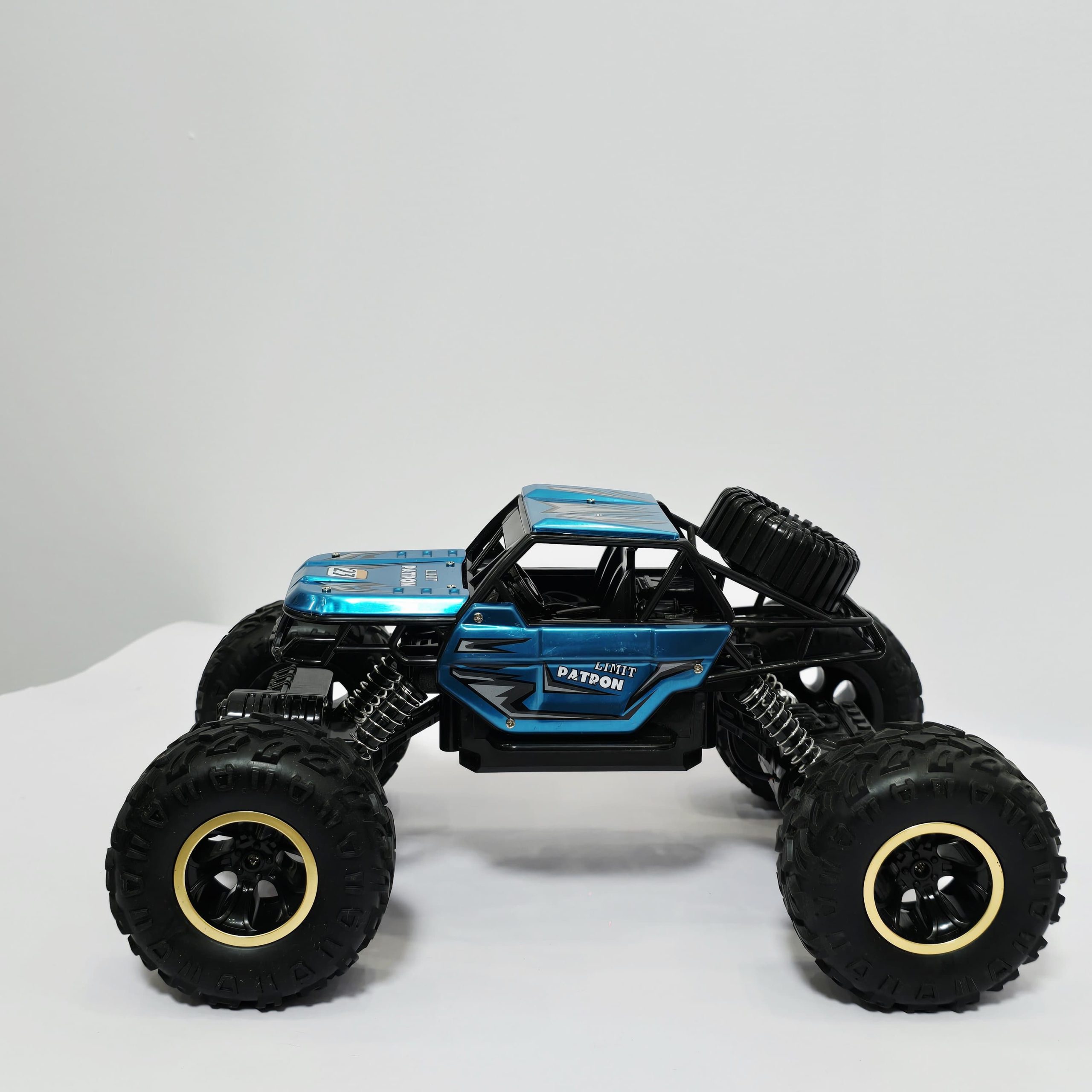 1:14 Scale Metal Body RC Rock Crawler - 2.4GHz Off-Road Monster Truck with Independent Suspension & $50^{\circ}$ Slope Climbing Ability - Image 3