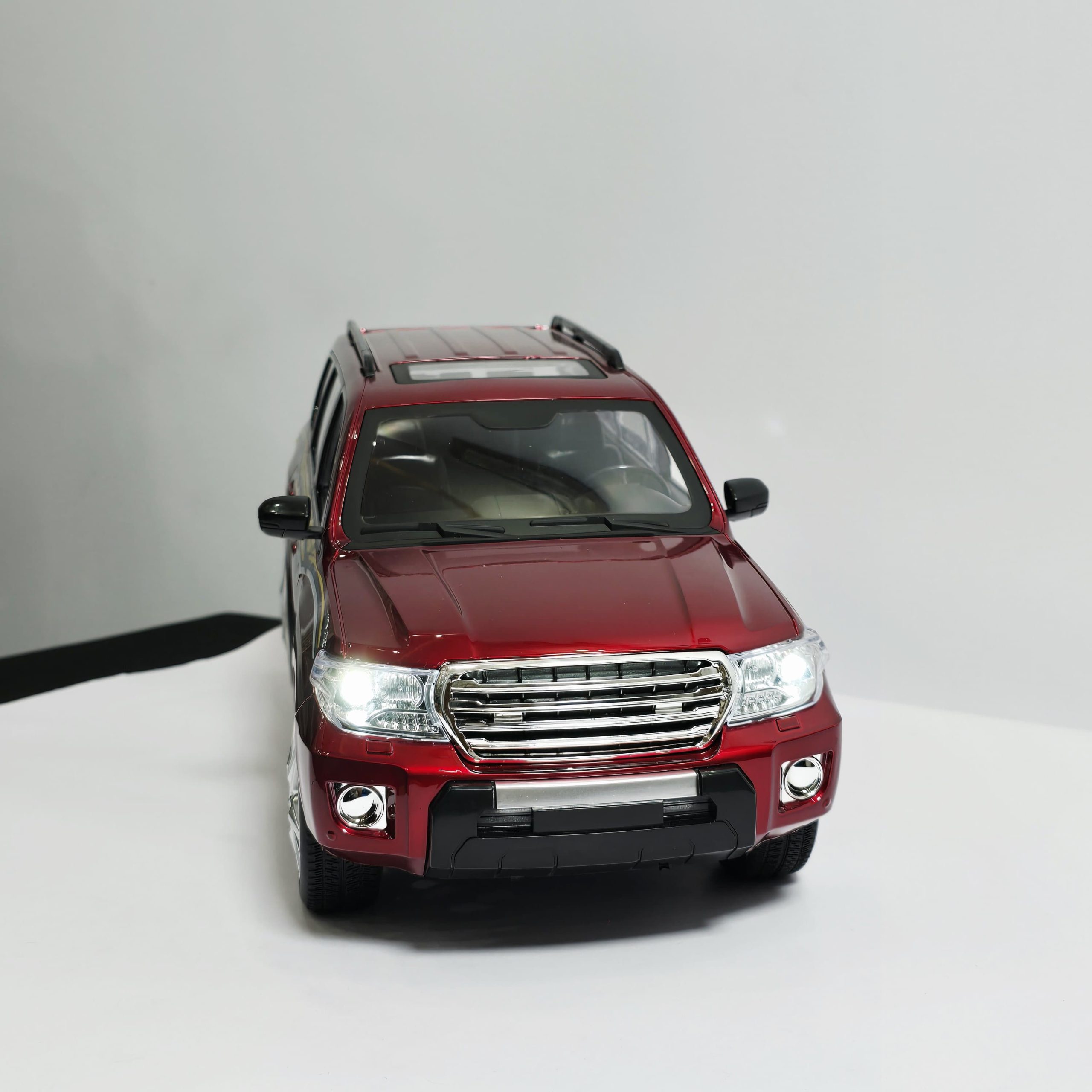 1:10 Scale Large Remote Control SUV – Imitate Series R/C Land Cruiser Toy Car with Working Lights - Image 4