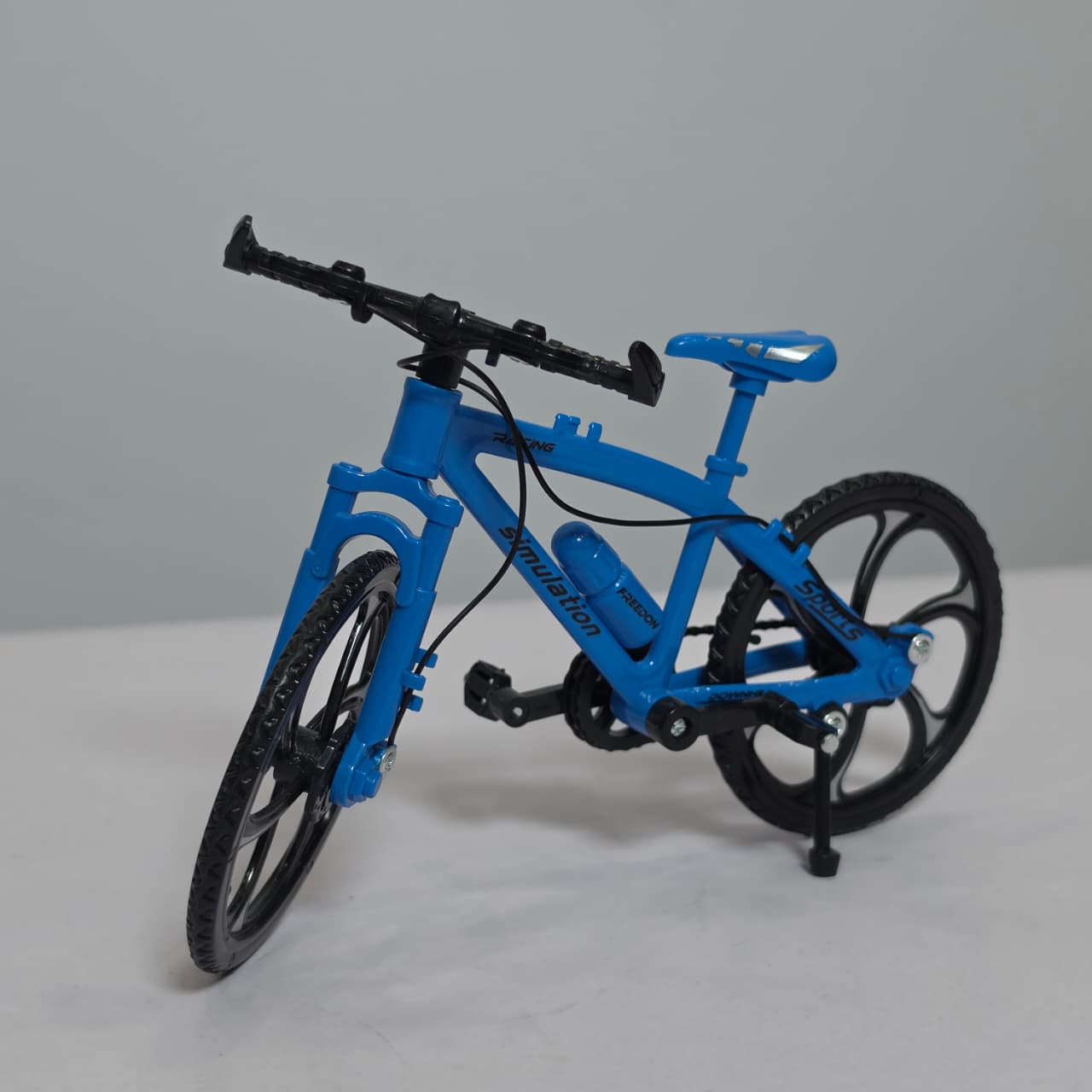 1:10 Scale Simulation Die-Cast Mountain Racing Bicycle Model - Image 4