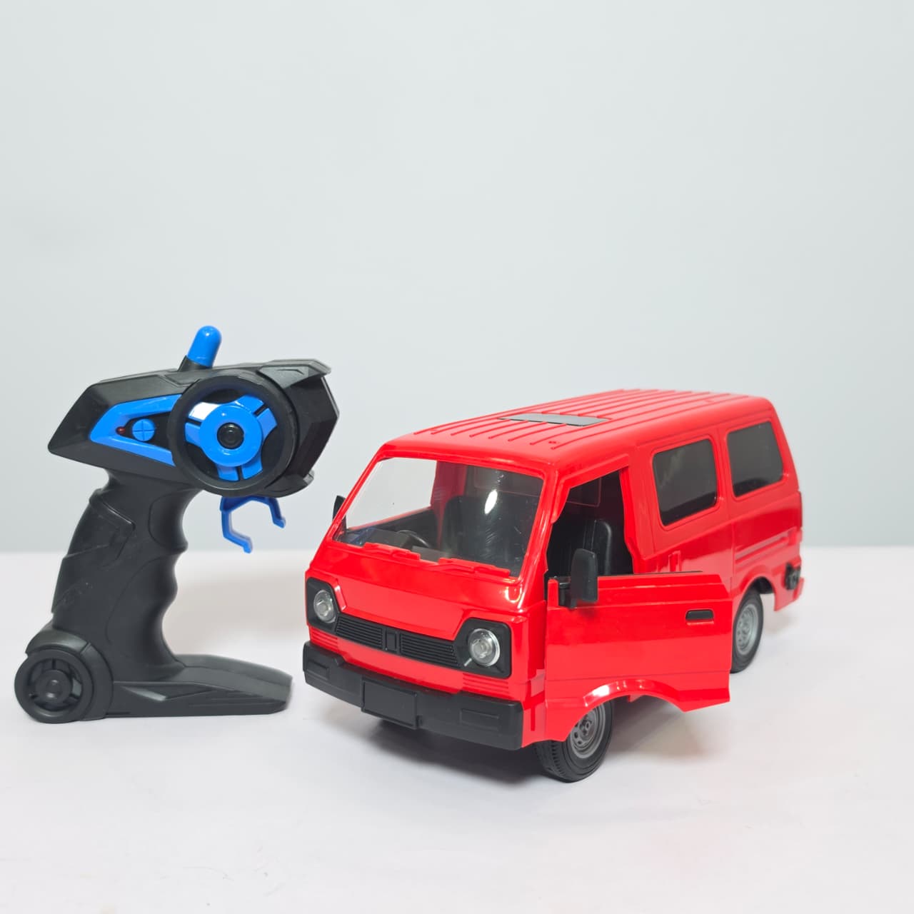 Remote Control Suzuki Bolan Hi-Roof Toy Van – Realistic RC City Bus with Exhaust Spray, Sound, and Light Effects - Image 3