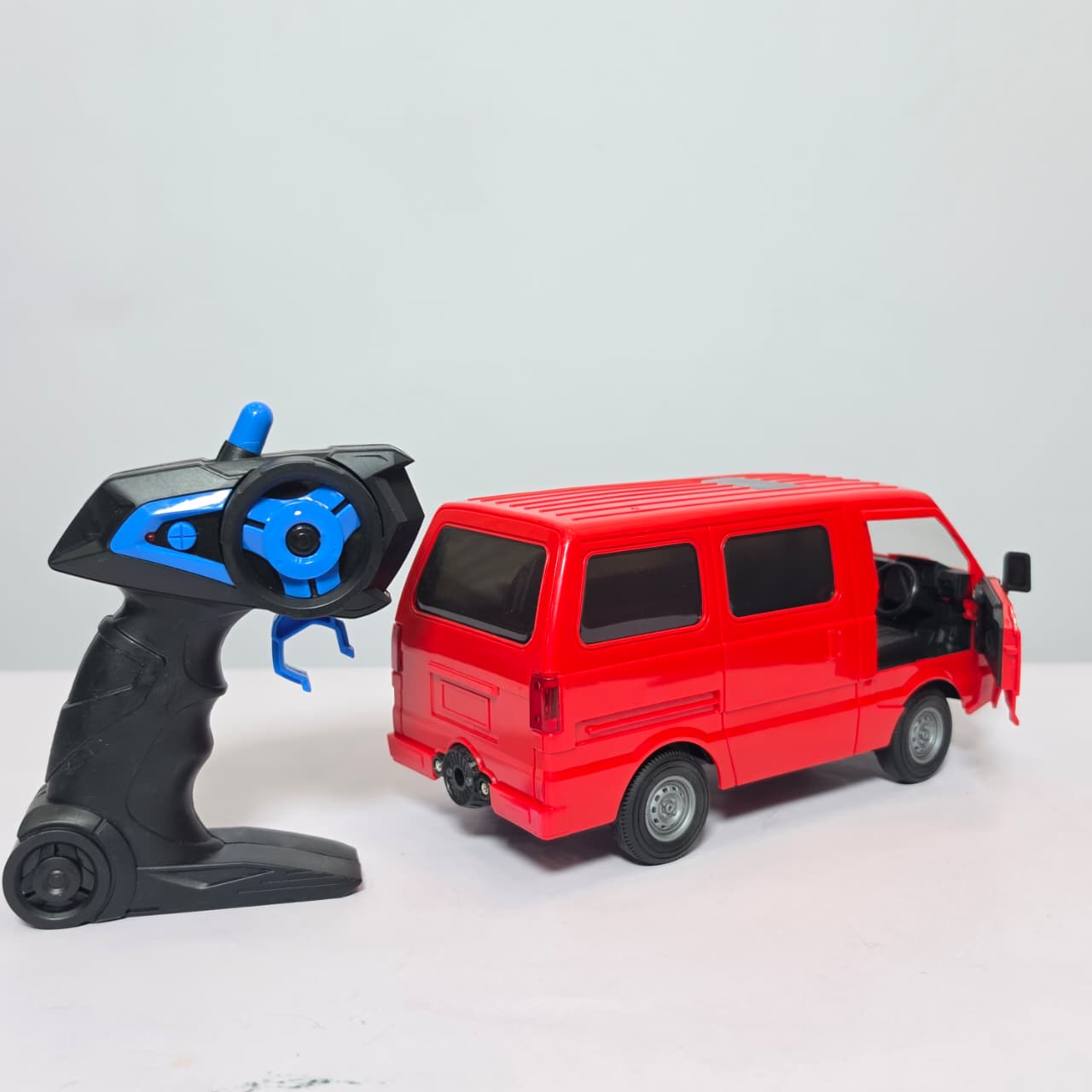 Remote Control Suzuki Bolan Hi-Roof Toy Van – Realistic RC City Bus with Exhaust Spray, Sound, and Light Effects - Image 2