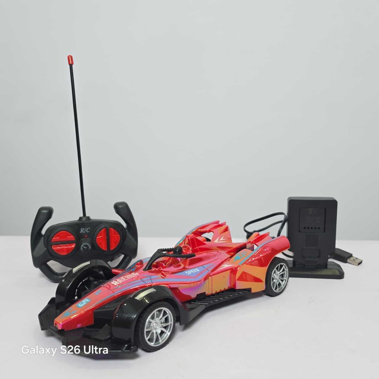 1:14 Scale High-Speed RC Formula Racing Car – Streamlined Light-Up Remote Control Car with Charging Station - Image 2