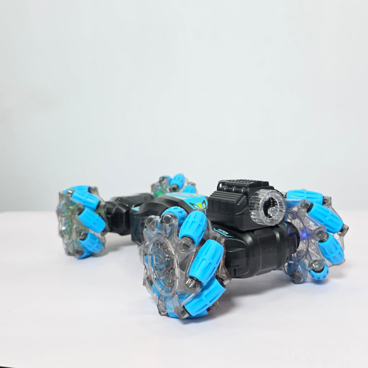 4WD RC Twisting Stunt Car with Hand Gesture Control, Water Spray, and LED Lights - Image 2