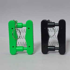 Hilarious Electric Shock Hand Gripper – Ultimate Novelty Prank Toy